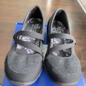 Women’s Black Skecher’s Size 8
